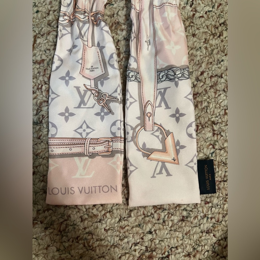 Authentic Louis Vuitton purse scarf